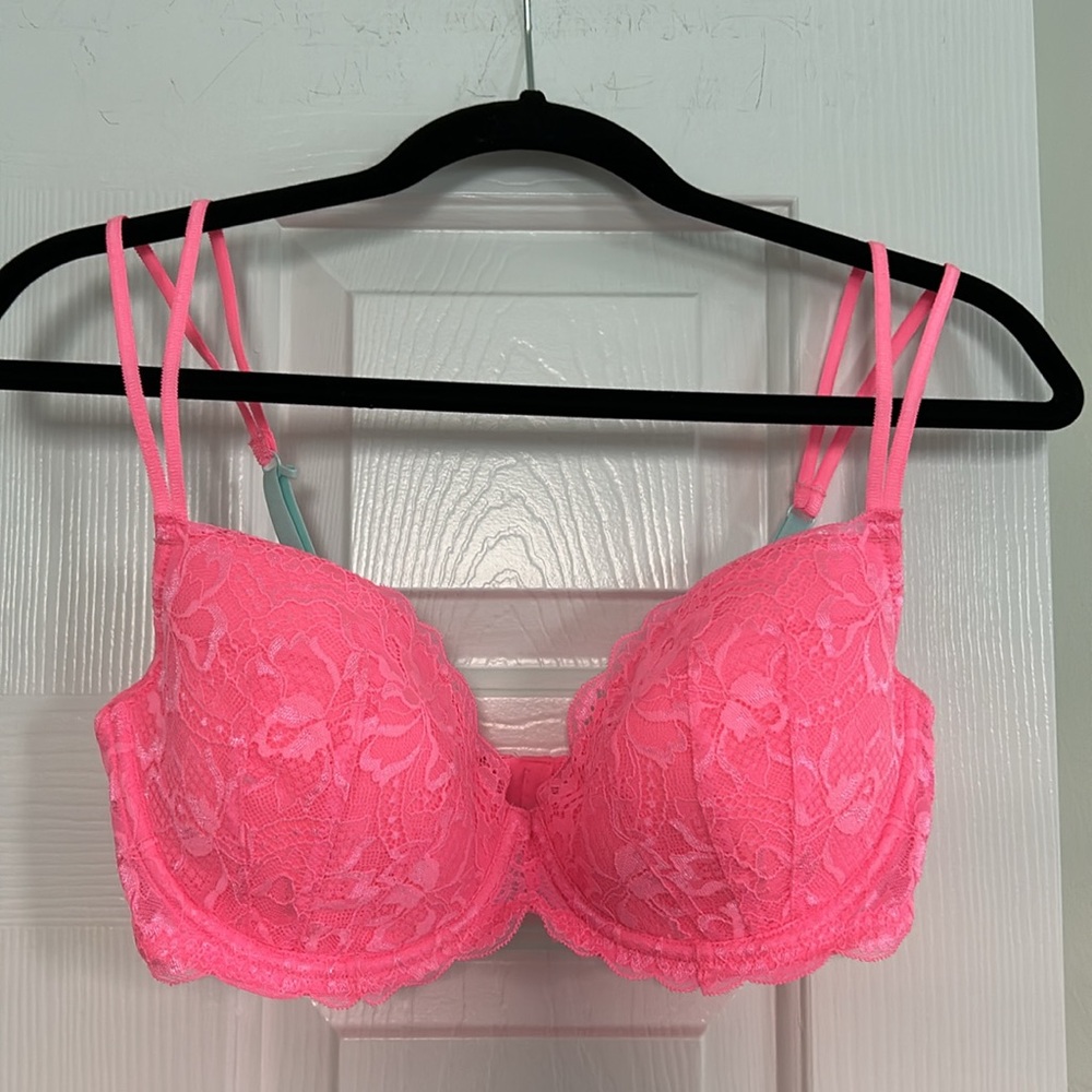 NWOT! PINK Victoria's Secret Neon Lace Bra